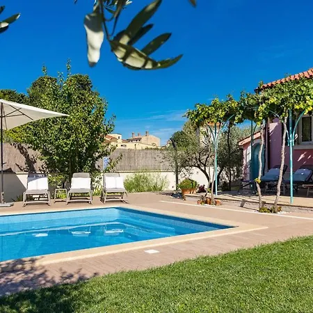Villa House Moreda By Istrialux