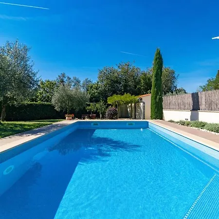 House Moreda By Istrialux *